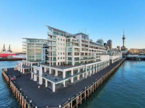 Seaview Waterfront Hotel Apt